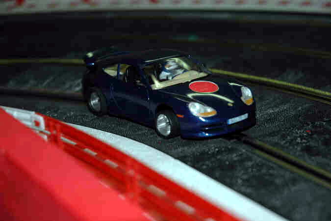 GARA 1- La Porsche stradale blu di Daniele conquista il 1° posto